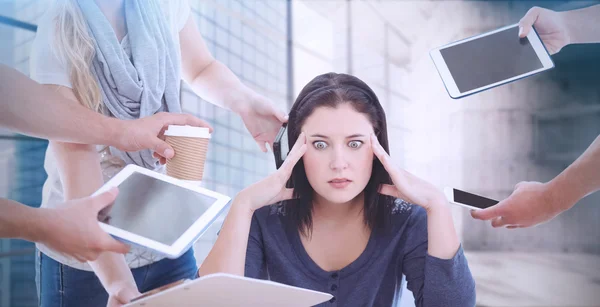 頭痛を持つ実業家 — ストック写真