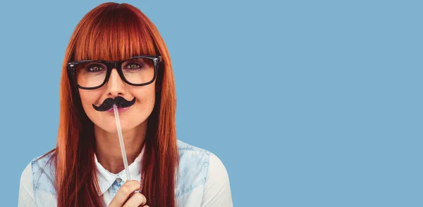 Hipster kobieta z wąsami — Zdjęcie stockowe