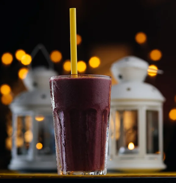 Taze berry kokteyl