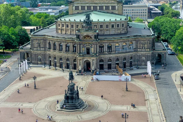 Semper Opera Theatre i Dresden — Stockfoto