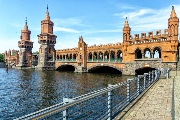 Most Oberbaumbruke v Berlíně — Stock fotografie