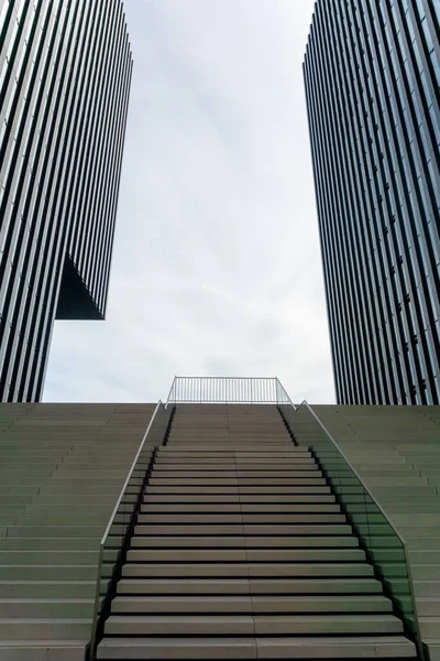 Düsseldorf 'un modern mimarisi — Stok fotoğraf
