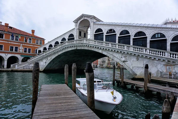Rialto Bridge in Venice — Stock Photo, Image