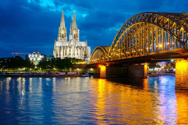 Hohenzollernbrücke in Köln — Stockfoto