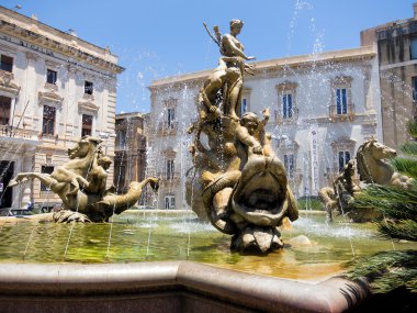 Artemide çeşme, siracusa