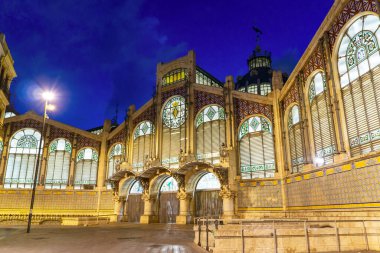 Valencia, İspanya 'da güzel bir merkez pazar merkezi binasının görüntüsü - 25 Mayıs - 2025