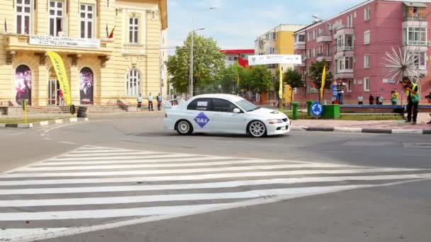 TULCEA, ROUMANIE - 11 JUIN : piste de la ville du Delta du Danube le 11 juin 2016 à Tulcea, Roumanie — Video