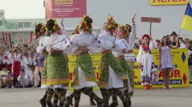 Uluslararası Folklor Festivali Ukrayna geleneksel dans 