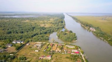 Tuna Nehri Karadeniz 'e dökülmeden önce, hava manzarası