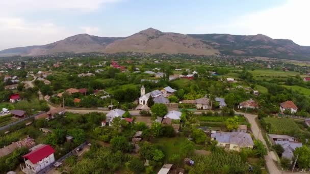 Небольшая деревня в Румынии — стоковое видео