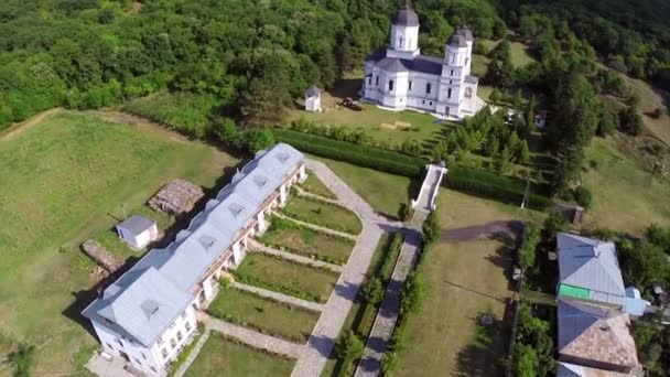 Vista aérea del monasterio — Vídeos de Stock