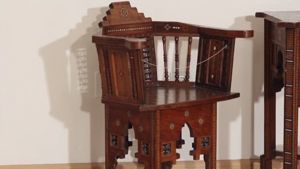 Möbel aus dem 18. Jahrhundert. Kugelstoßer. — Stockvideo