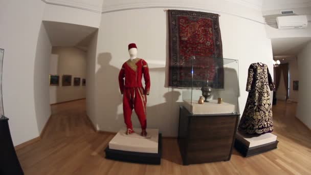 Kostüme aus der osmanischen Zeit. Kugelstoßer. — Stockvideo