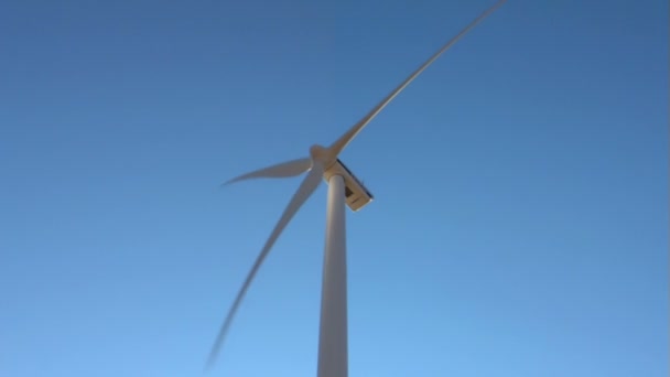 Вітрова турбіна — стокове відео