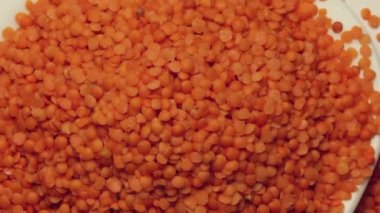 Dönen kırmızı mercimek