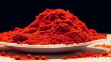 Kırmızı biber tozu döndürme