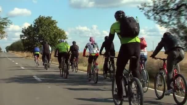 Dobrogea, Romênia - 11 de outubro de 2011: Fortalezas de Dobrogea no passeio de bicicleta — Vídeo de Stock