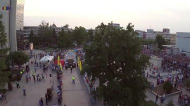 Tuna Delta ralli şenlikli başlangıç ve arabalar geçit