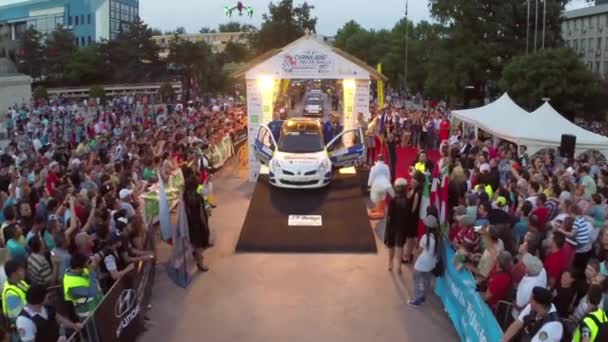 多瑙河三角洲拉力赛开始和汽车游行 — 图库视频影像