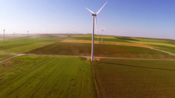 Parque eólico aéreo — Vídeos de Stock