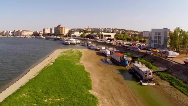Danubio durante la sequía extrema — Vídeos de Stock