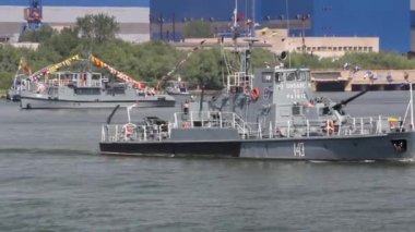 Tuna Nehri bir saldırı egzersiz sırasında askeri gemide