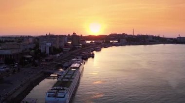 Danube, gün batımı havadan görünümü