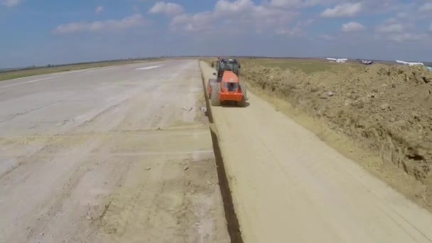 Extensión de pista del aeropuerto del Delta del Danubio, vista aérea — Vídeo de stock