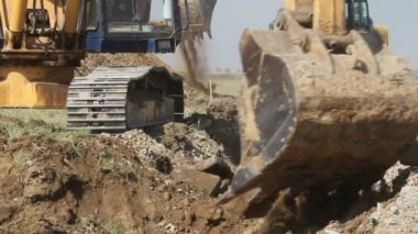İş yerinde Paletli ekskavatör