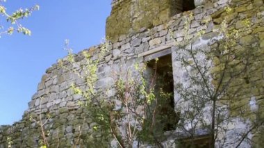 Romanya'nın Dobrogea kentinde ki ortaçağ kalesi Yeni-Sale'in (savunma kulesi) kalıntıları