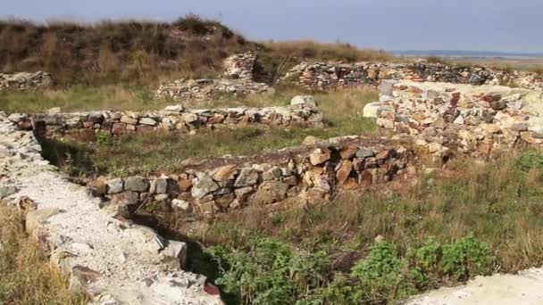 Las ruinas del antiguo asentamiento geto-dacio Dinogetia — Vídeo de stock