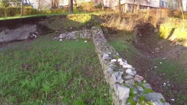 Ruines antiques de la forteresse romaine d'Egyssus, vue aérienne — Video