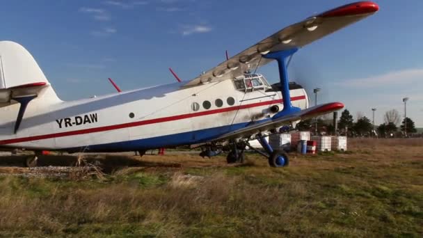 Давньоруський біплан зліт — стокове відео