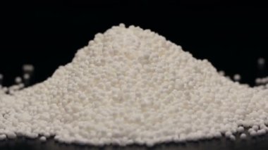 Siyah, izole tapioca pearls yığını döndürme