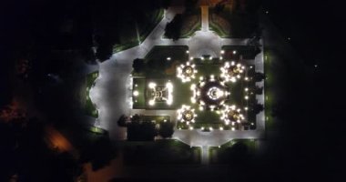 Gece Parkı ve altyapısı olan bir kilise..