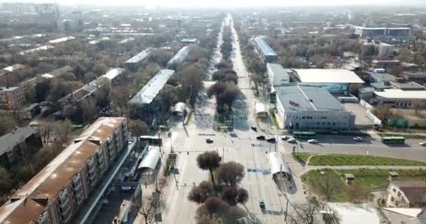 Vårstaden Almaty under karantänsperioden — Stockvideo