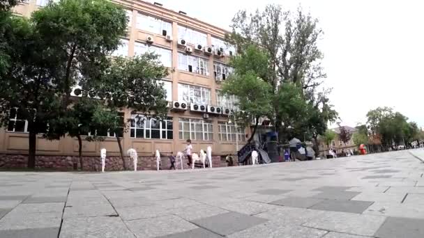 Timelapse d'une rue piétonne à Almaty. — Video