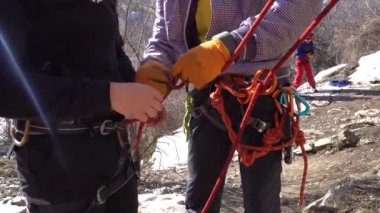 Kaya tırmanışı eğitimi ve ortak sigortası.