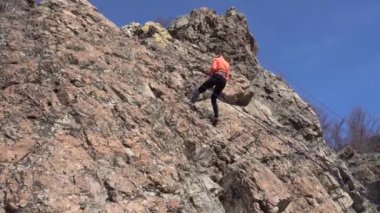 Kaya tırmanışı eğitimi ve ortak sigortası.