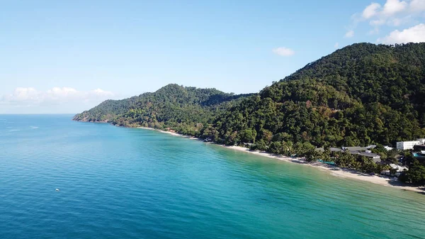 Czysta woda na plaży zielonej wyspy Chang — Zdjęcie stockowe