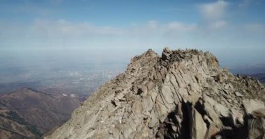 Zirvedeki bir grup turistin en iyi görüntüsü