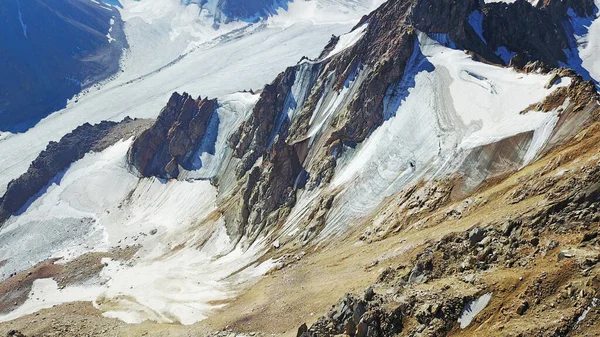 Huge snow mountains. View from a drone. — Stock Photo, Image