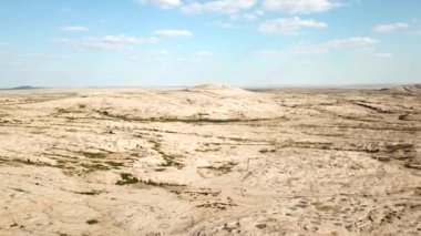 Lavdan dev kayalar. Eski bir volkan..