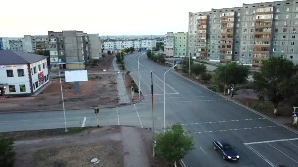 Un pequeño pueblo en la orilla del lago Balkhash. — Vídeos de Stock