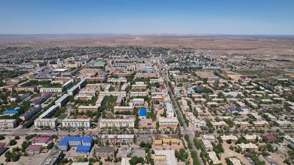 Drónról kilátás Balkhash kisvárosára. — Stock Fotó