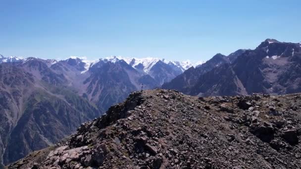산봉우리에서 의 카라 테 훈련. — 비디오