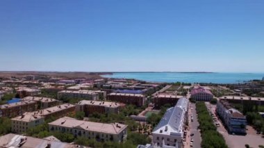 Küçük Balkhash kasabasının insansız hava aracı görüntüsü.