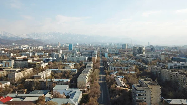 Vårstaden Almaty under karantänsperioden Stockbild