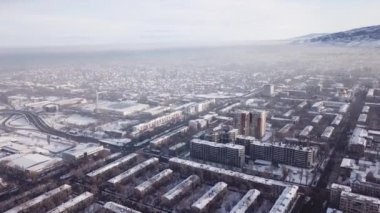 Büyük Almaty şehrinde bir İHA 'dan ateş ediliyor.