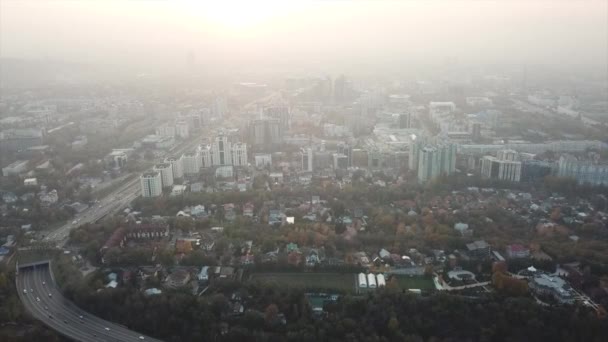 Велике місто в смогу. Екологія міста Алмати — стокове відео